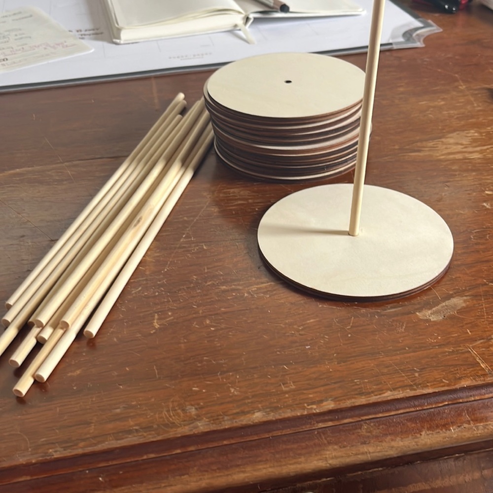 12 Donut Dowel Stands